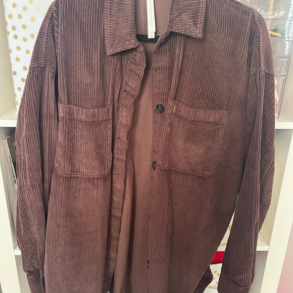 Aritzia oversized corduroy shirt - Picture 3 of 4